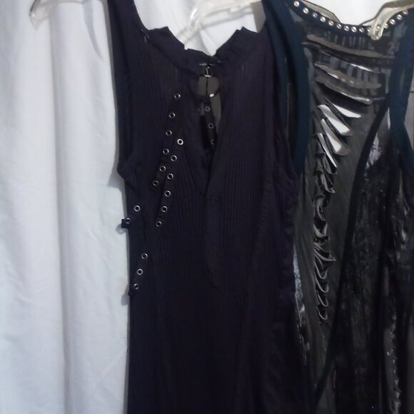 Salvage Dresses - Picture 3 of 7